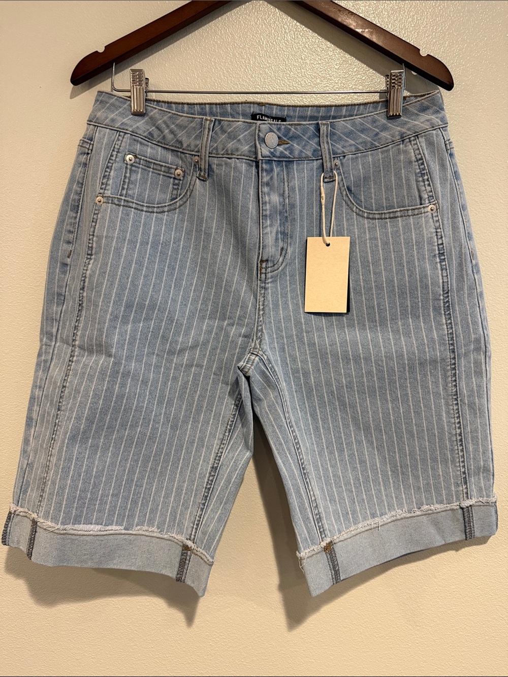 NWTS WOMENS FLAMINGALS SIZE XL 16 waistPinstripe Light Blue Denim Bermuda Shorts